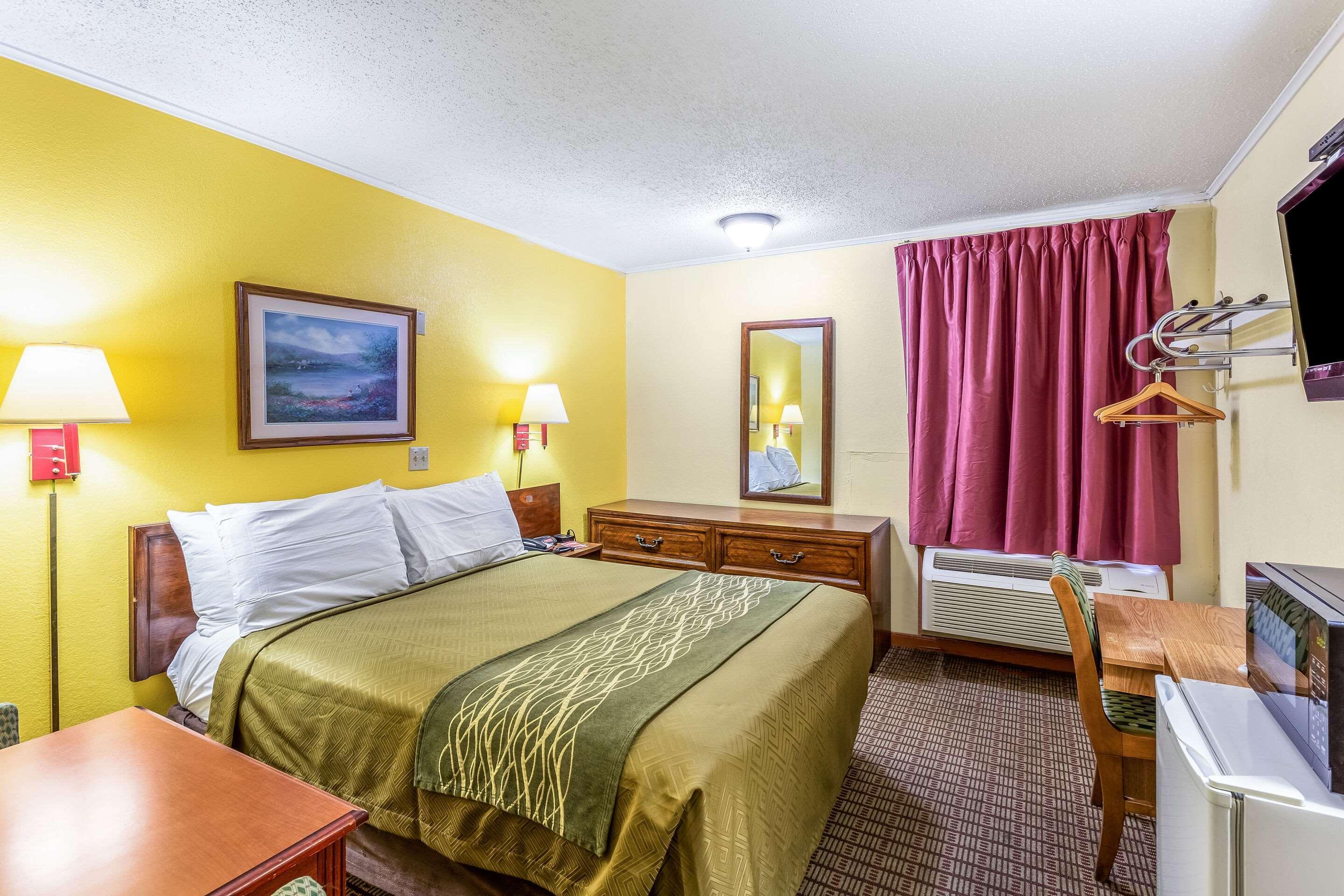 Econo Lodge Morgantown Exterior photo