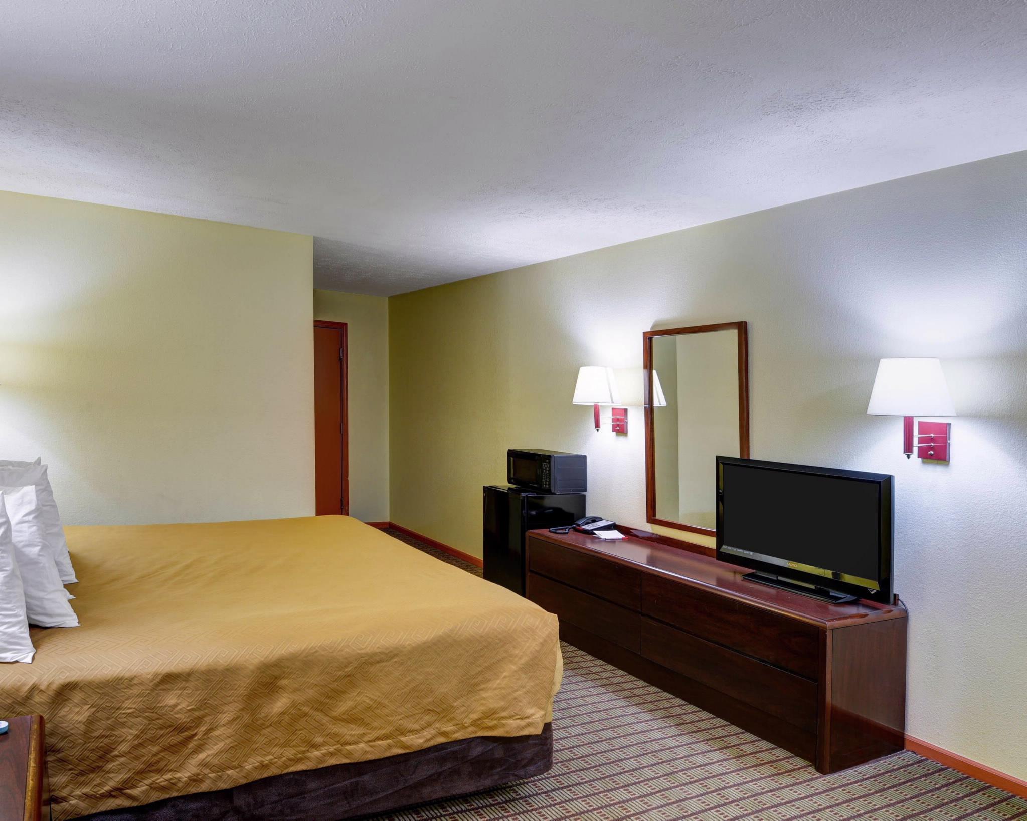 Econo Lodge Morgantown Exterior photo