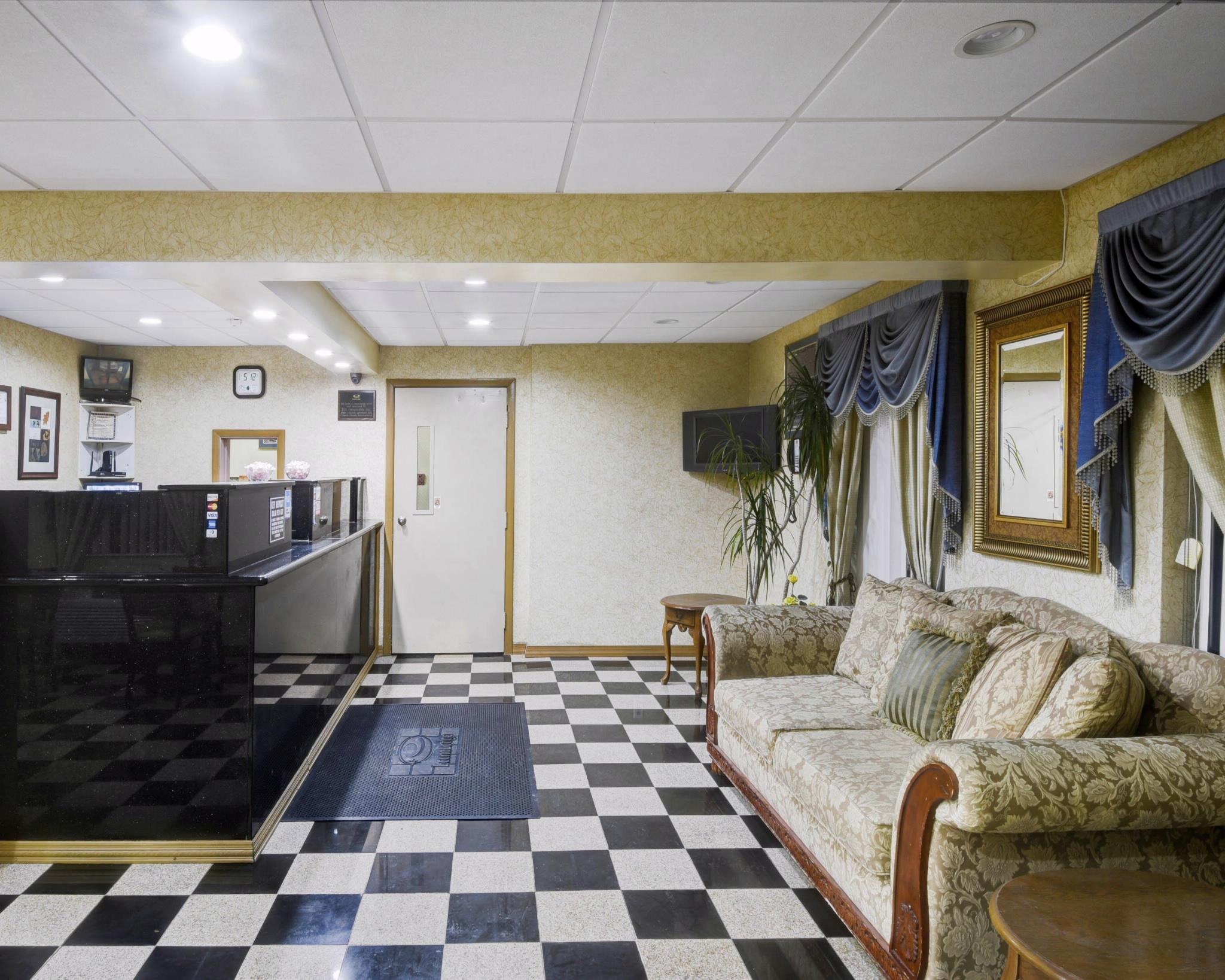 Econo Lodge Morgantown Exterior photo