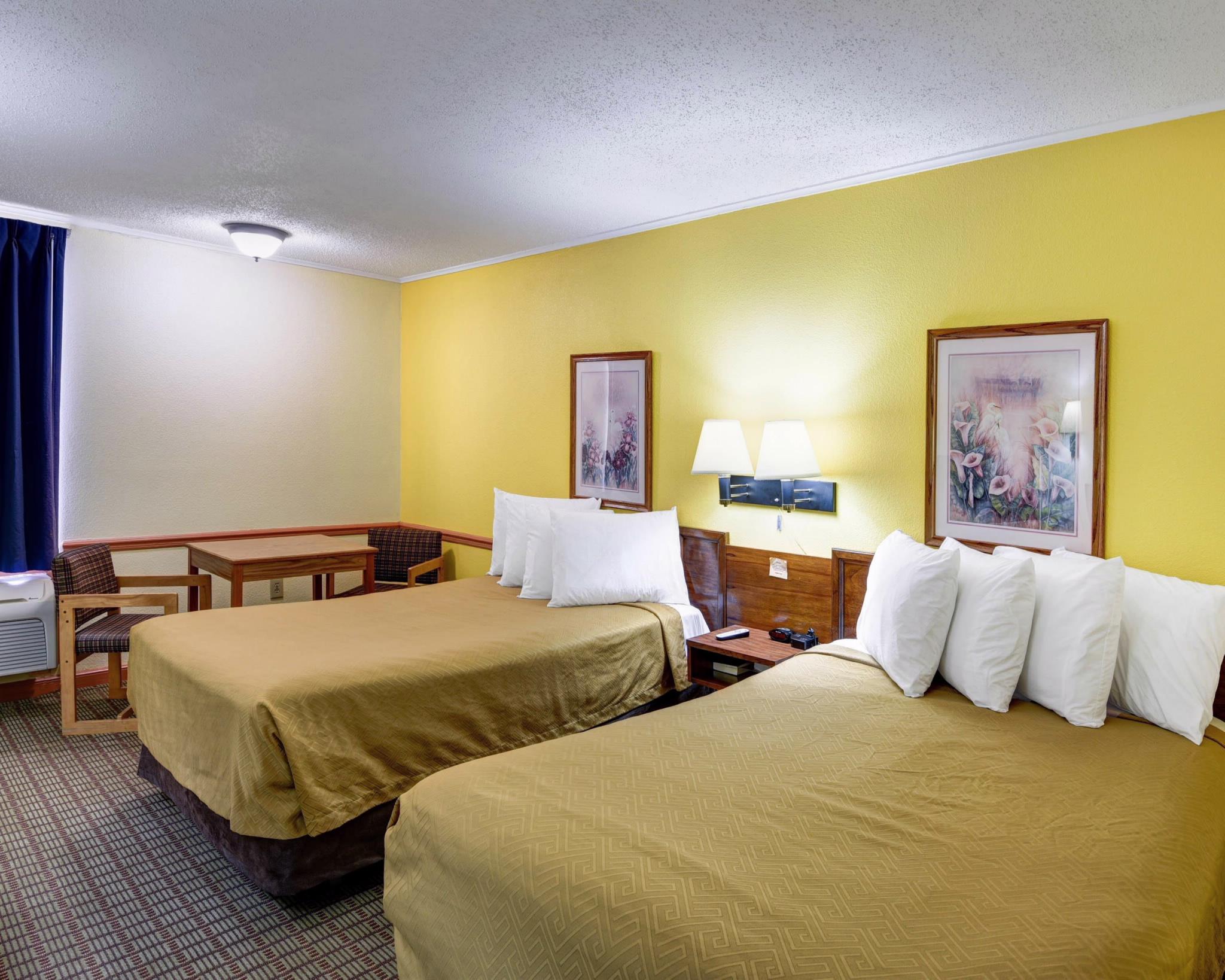 Econo Lodge Morgantown Exterior photo