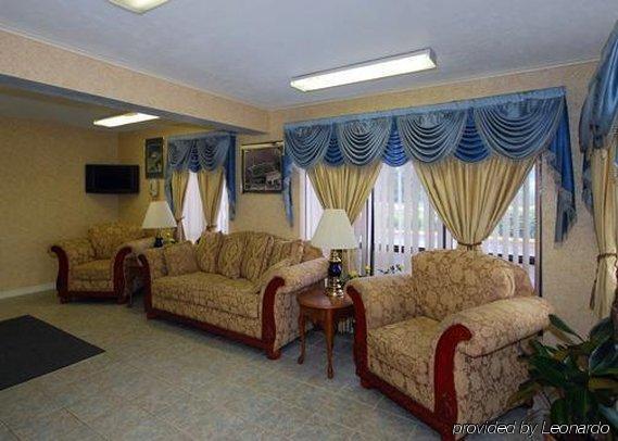 Econo Lodge Morgantown Interior photo